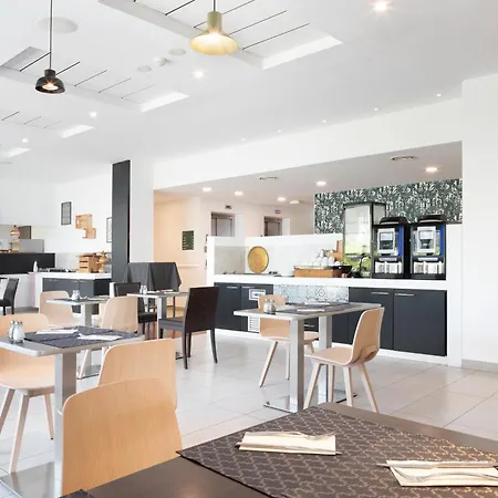 Holiday Inn - Marseille Airport By Ihg-3